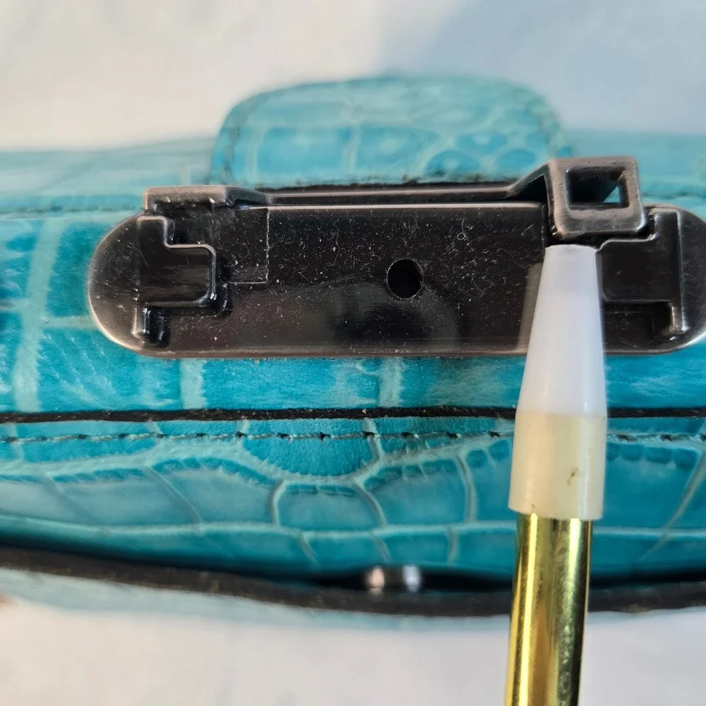 Patricia Nash Nela Distressed Vintage Croc Leather Frame Bag Aqua broken closure